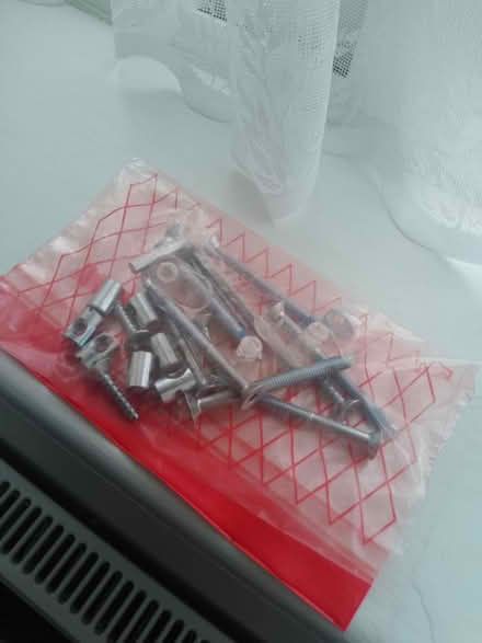 Photo of free Baby / Toddler crib / bed (DA8 Erith) #3