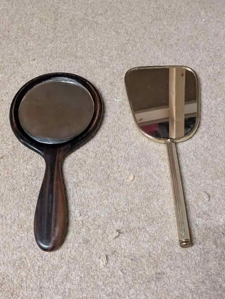 Photo of free Handheld vanity mirrors. (AB22) #1