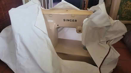Photo of free Singer electric sewing machine (Knighton) #1