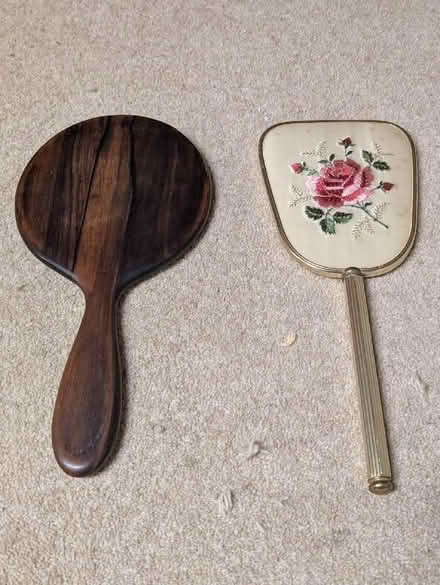 Photo of free Handheld vanity mirrors. (AB22) #2