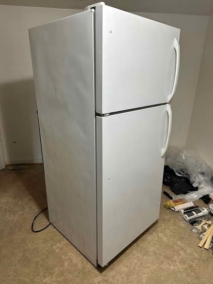 Photo of free refrigerator (anchorage downtown) #1