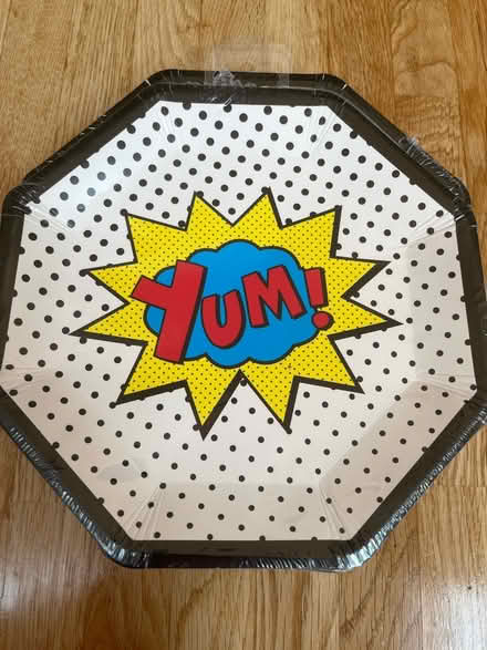 Photo of free 24 Paper Plates (Wainscott) #1