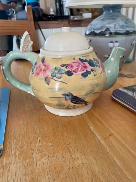 Photo of free Ornamental tea pot (Gomshall gu5) #1