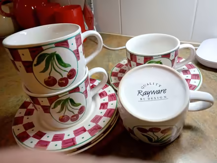 Photo of free Rayware cups and saucers (Orton Goldhay) #1