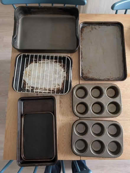 Photo of free Baking trays / pans (Medbourne MK5) #1