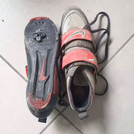 Photo of free Clip on cycle shoes (Bucknell SY7) #1