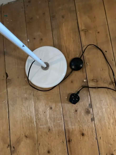 Photo of free floor lamp (Gillingham nr hospital) #3