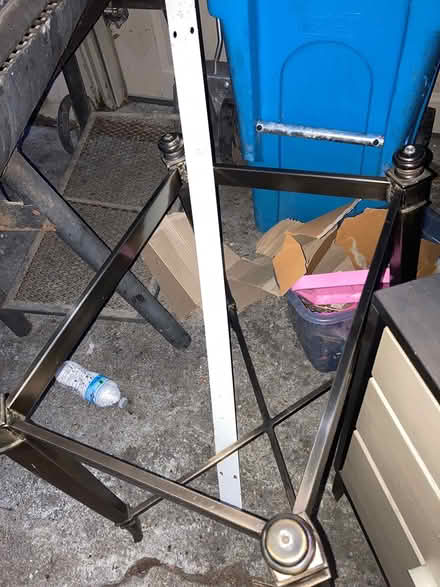 Photo of free Curb alert, dressers, chairs rwc (Carmel valley Redwood City) #3