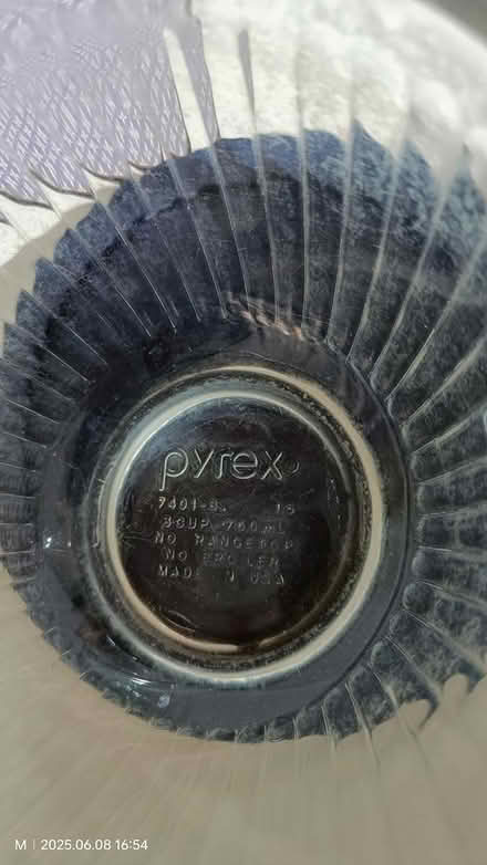 Photo of free Pyrex storage jars x2 (Tilehurst, Reading RG31) #2
