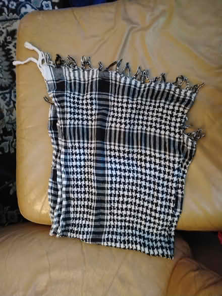 Photo of free Black & White Hijab Scarf (Tacoma) #1