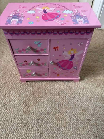 Photo of free Jewellery box (Dean EH4) #1