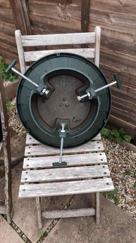 Photo of free Christmas tree stand (RG1, reading) #1