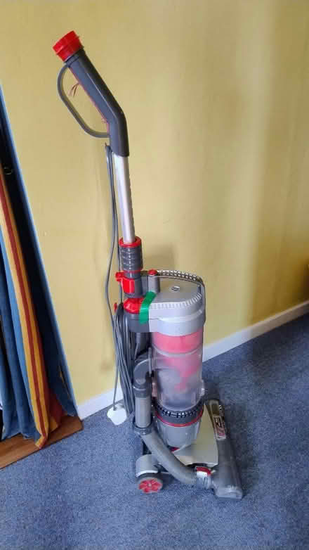 Photo of free Vax air stretch vacuum cleaner (RH19 East Grinstead) #3