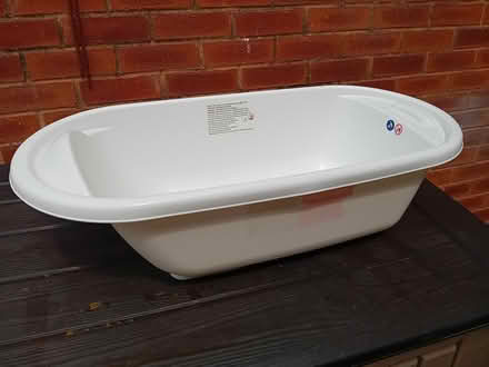 Photo of free Baby bath (L8) #1