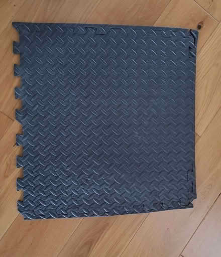 Photo of free rubber mats (Trinity EH5) #1