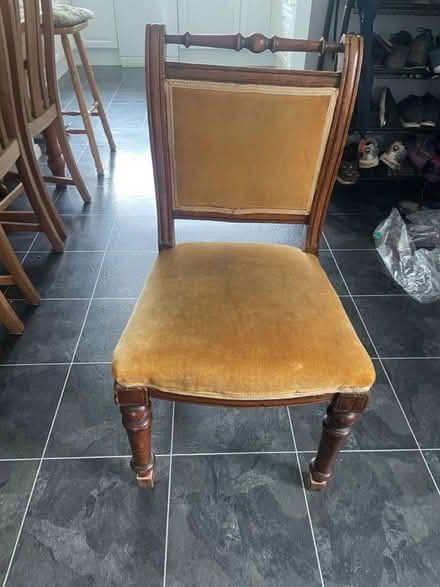 Photo of free Small ‘antique’ chair (Chalfont St Peter) #3