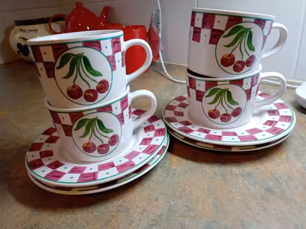 Photo of free Rayware cups and saucers (Orton Goldhay) #2