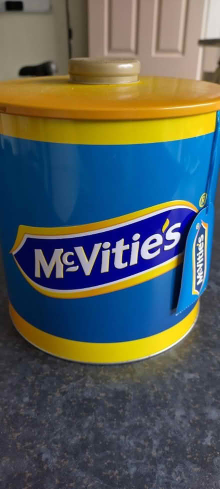 Photo of free McVities Biscuit Tin (NG10) #1