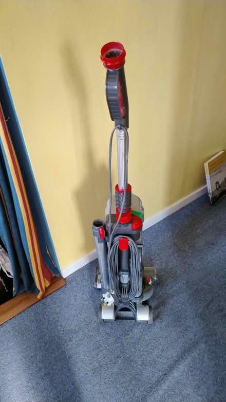 Photo of free Vax air stretch vacuum cleaner (RH19 East Grinstead) #1