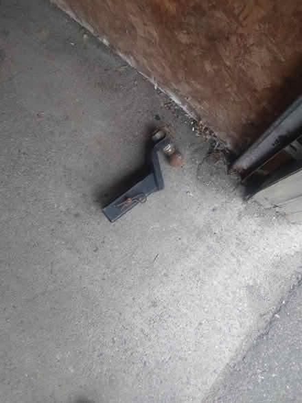 Photo of free Receiver hitch (2909 Hillsboro ave) #1