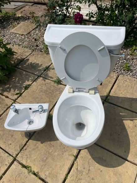 Photo of free Toilet and basin (BS29) #1