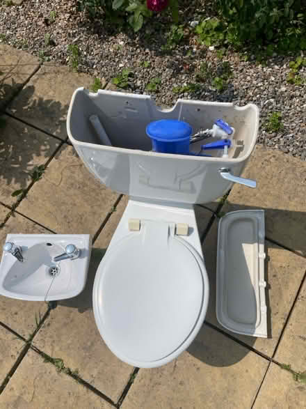 Photo of free Toilet and basin (BS29) #4