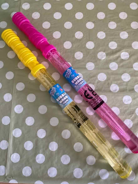 Photo of free 2 x bubble wands unopened (Barrow upon Soar LE12) #1