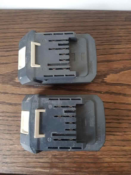 Photo of free Makita 18V batteries - parta only (BA1) #1