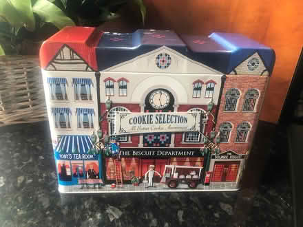 Photo of free Biscuit tin (SY2) #1