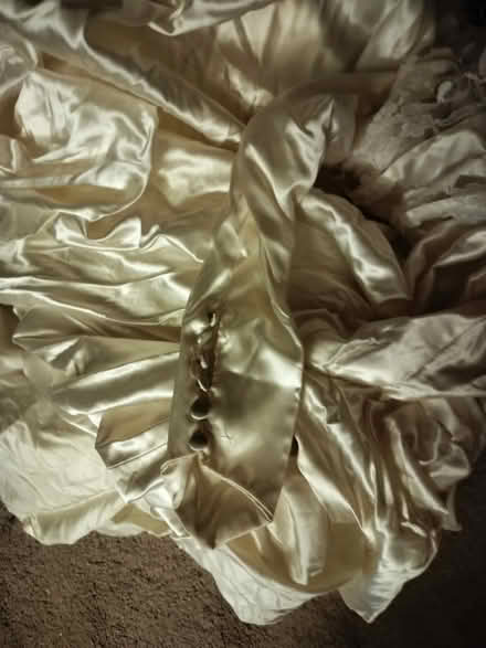 Photo of free Vintage Wedding Dress w/Train (Juanita (Kirkland)) #4