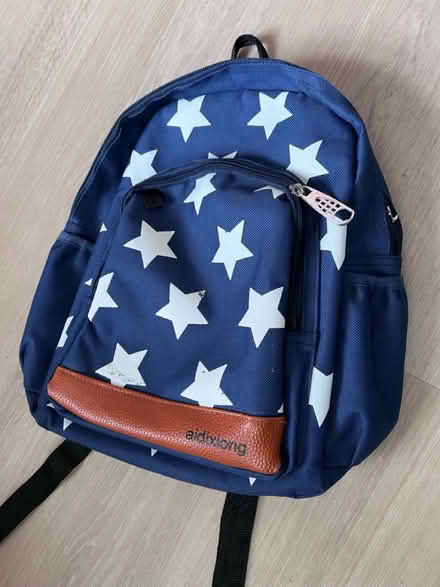 Photo of free Small kids broken zip Backpack (Grafton area Cambridge CB1) #1