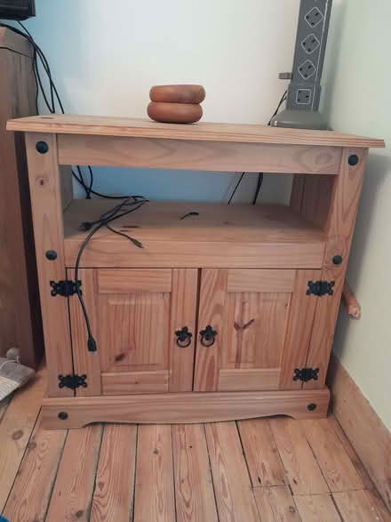 Photo of free TV Stand (DA8) #1