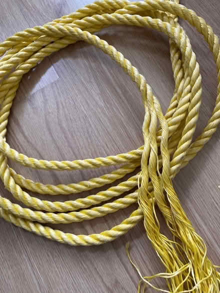 Photo of free 2 lengths of thick rope / ends are frayed but otherwise soun (Barrow upon Soar LE12) #2