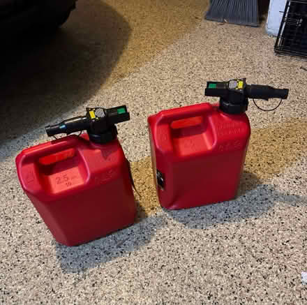 Photo of free Gas cans (Bloomfield Hills) #1