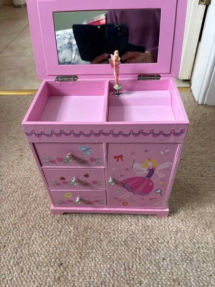 Photo of free Jewellery box (Dean EH4) #2