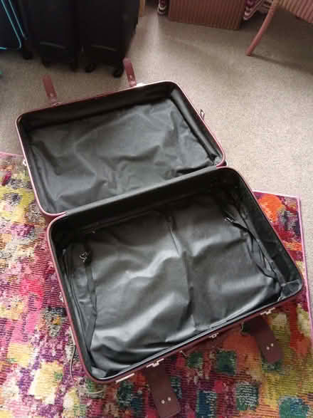 Photo of free Medium suitcase, traditional style (Wistaston CW2) #2