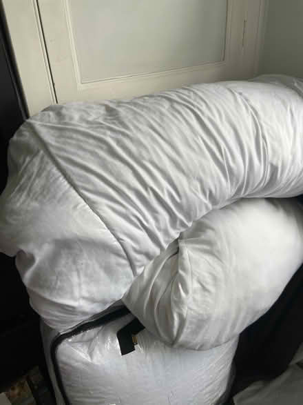 Photo of free King size duvet 13.5 tog (Woodhouse S13) #2