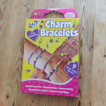 Photo of free Kids Make Your Own Charm Bracelet (Knighton LE2) #1