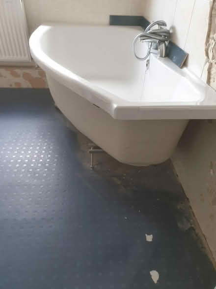 Photo of free Corner bath (Greystones S11) #3