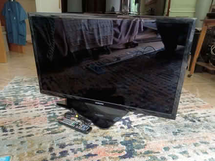 Photo of free Large Samsung tv (Wistaston CW2) #2