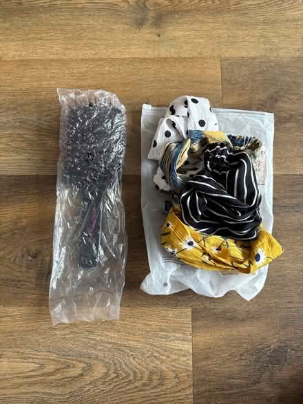 Photo of free New Hair brush and head bands (Common Edge FY4) #1