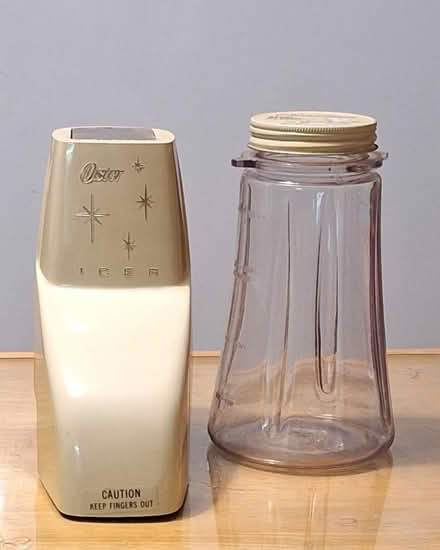 Photo of free Ancient blender, works READ DESCRIP (Davis/Teele Square area) #3