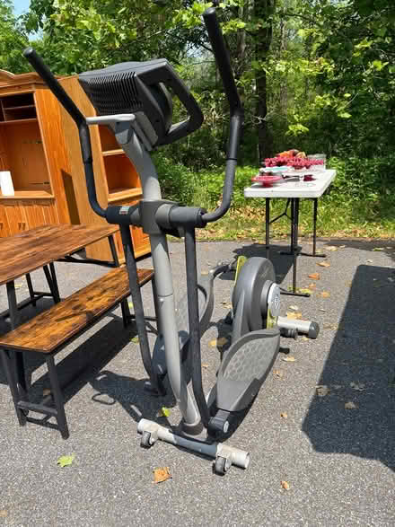 Photo of free Elliptical (Esopus) #1