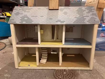 Photo of free Old dollhouse (Deephaven) #1