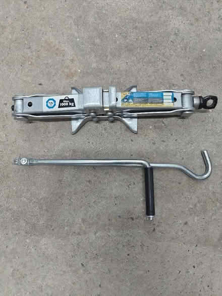 Photo of free Car Jack (Westbrook WA5) #1