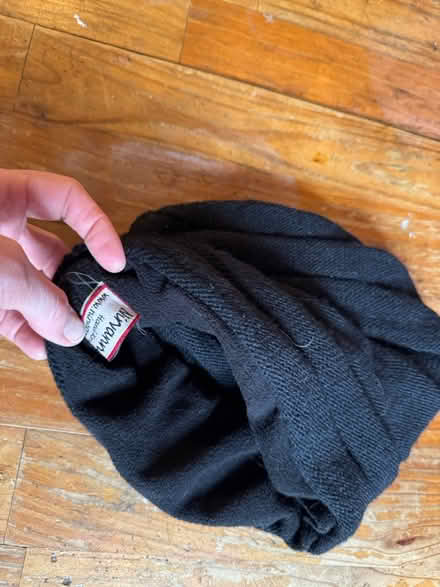 Photo of free winter hats/ gloves (Sunset park) #1