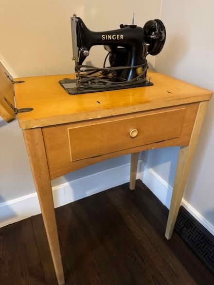 Photo of free Vintage Singer sewing machine (Bloomfield Hills) #2