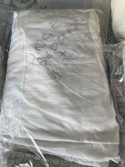 Photo of free 2single duvet sets inc pillowcases (Teignmouth TQ14) #2
