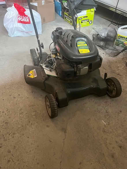 Photo of free Gas lawnmower (Kanata Lakes/Beaverbrook) #1