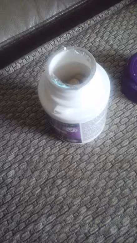 Photo of free Multivitamins & iron: been opened (Shawlands) #3